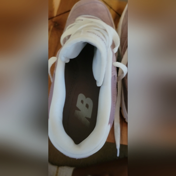 New Balance 550 - Picture 2 of 6